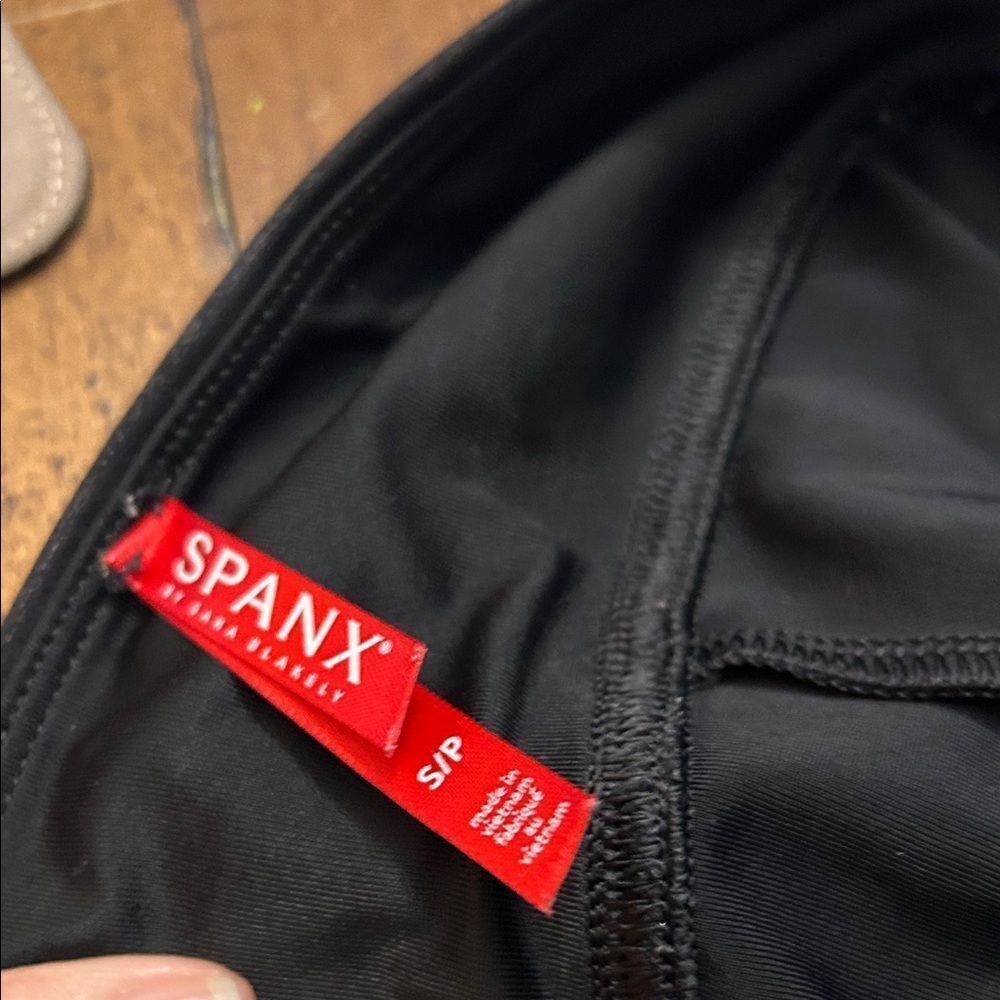 SPANX Black Leggings Faux Leather NWOT Size S/P - Picture 3 of 6